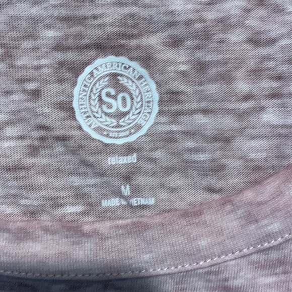 SO sz M cold shoulder t-shirt euc - Picture 3 of 3